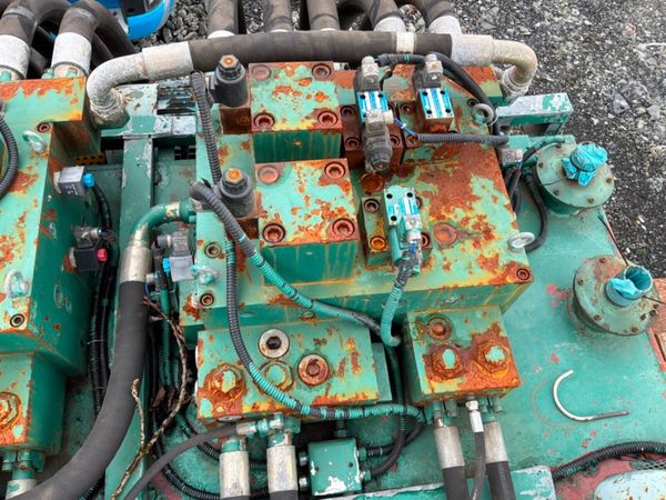Horizontal waste recycling compactor / baler...... 396647195