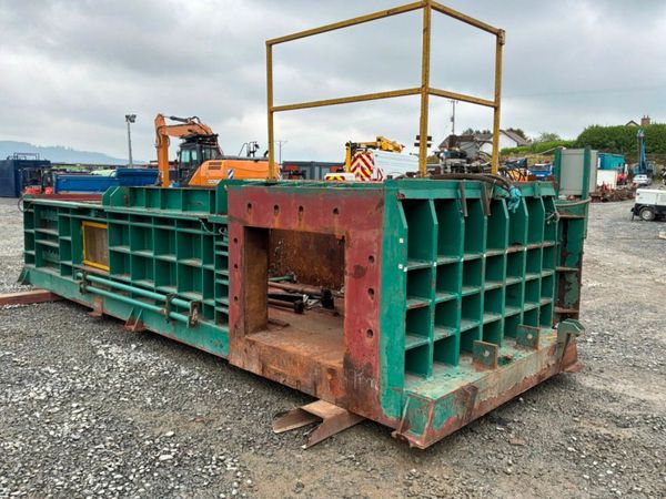 Horizontal waste recycling compactor / baler...... 396647110