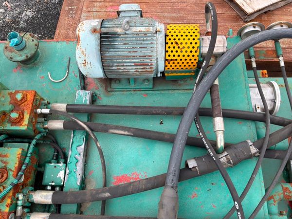 Horizontal waste recycling compactor / baler...... 396647125