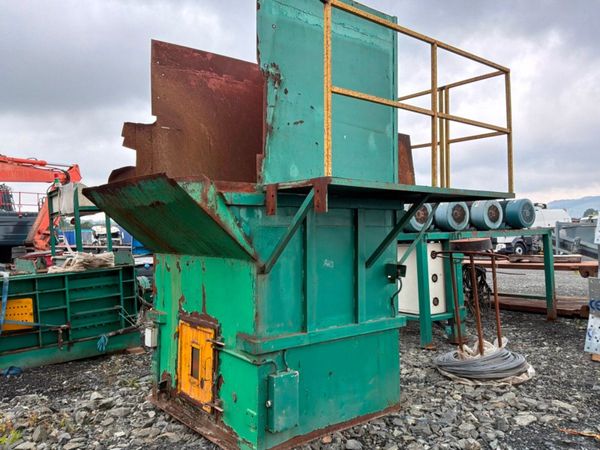 Horizontal waste recycling compactor / baler...... 396647241