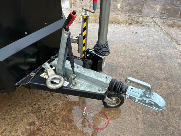 2020 Generac v20 mobile lighting tower...1418 hour 396613465