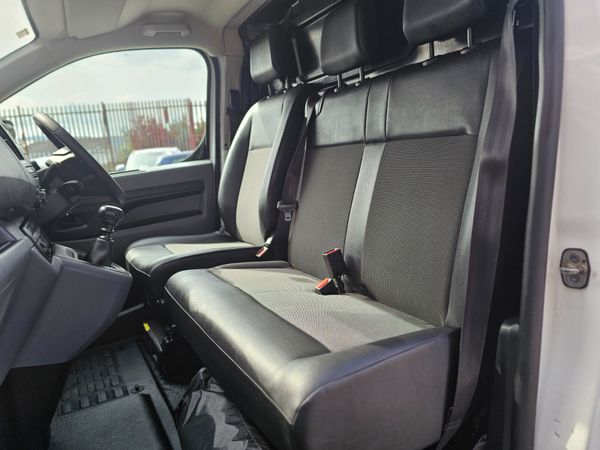 OPEL VIVARO LWB // TWIN DOORS // 2027 CVRT 396621887
