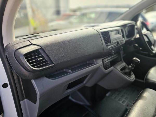 OPEL VIVARO LWB // TWIN DOORS // 2027 CVRT 396621888