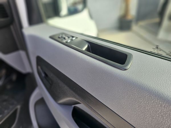 OPEL VIVARO LWB // TWIN DOORS // 2027 CVRT 396621899