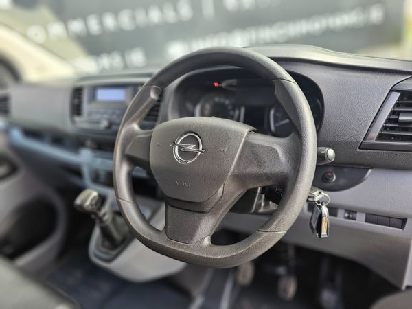 OPEL VIVARO LWB // TWIN DOORS // 2027 CVRT 396621907