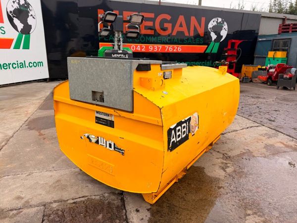 WESTERN 2,000 LITRE FUEL DIESEL BOWSER...796T 396638513