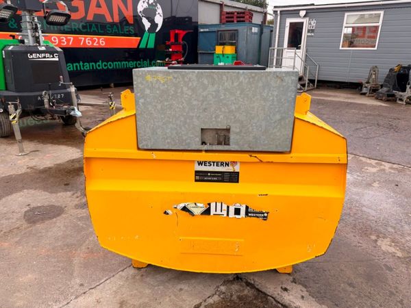 WESTERN 2,000 LITRE FUEL DIESEL BOWSER...796T 396638514