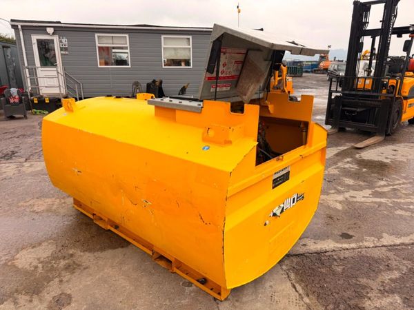 WESTERN 2,000 LITRE FUEL DIESEL BOWSER...796T 396638534