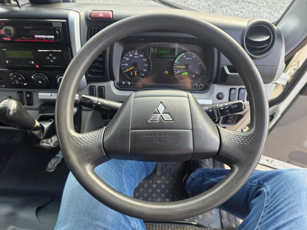 Mitsubishi Fuso Canter 2019 396719009