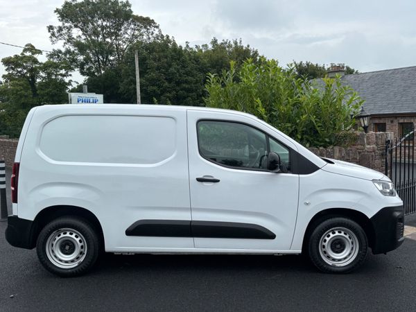 Fiat Doblo Tecnico Plus High Spec only 39000km 396724500