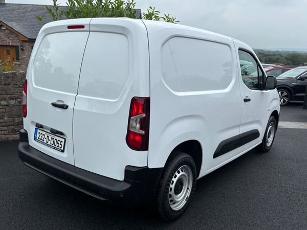 Fiat Doblo Tecnico Plus High Spec only 39000km 396724505