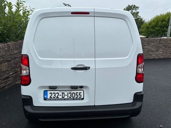 Fiat Doblo Tecnico Plus High Spec only 39000km 396724506