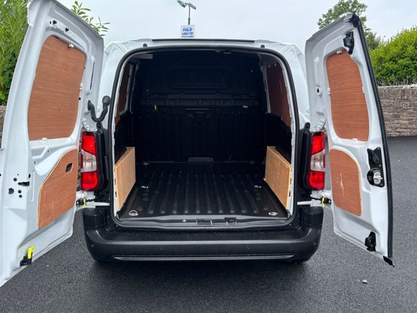 Fiat Doblo Tecnico Plus High Spec only 39000km 396724517