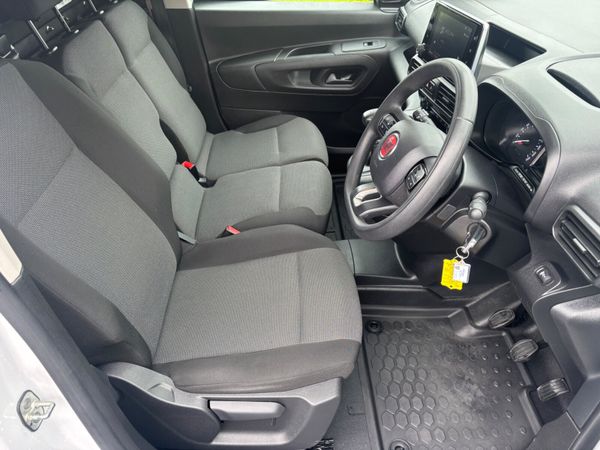 Fiat Doblo Tecnico Plus High Spec only 39000km 396724705