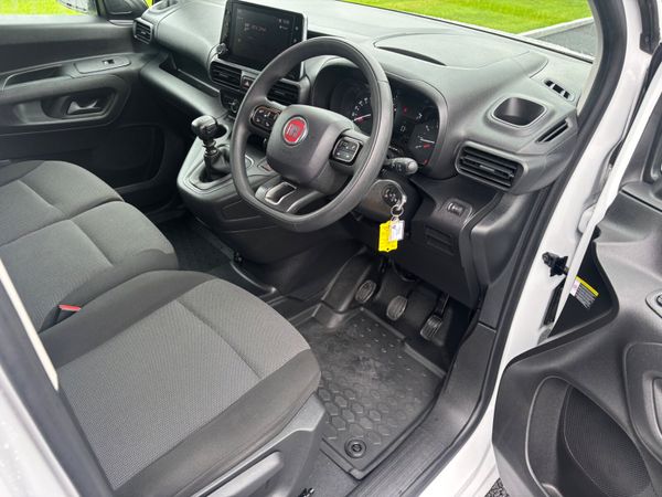 Fiat Doblo Tecnico Plus High Spec only 39000km 396724707