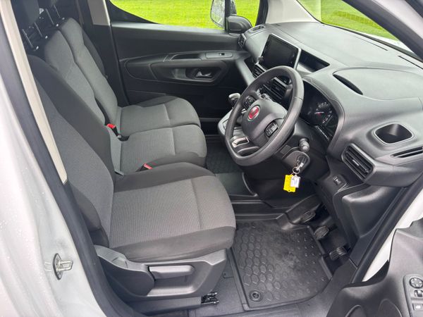 Fiat Doblo Tecnico Plus High Spec only 39000km 396724708