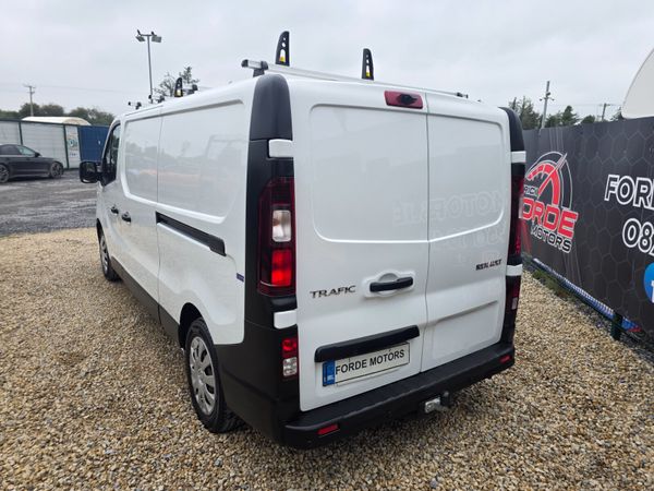 Renault Trafic 2021 396725073