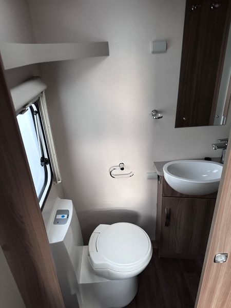 ✨ 2016 SWIFT SPRITE MAJOR 4 BERTH ISLAND BED✨ 396887904
