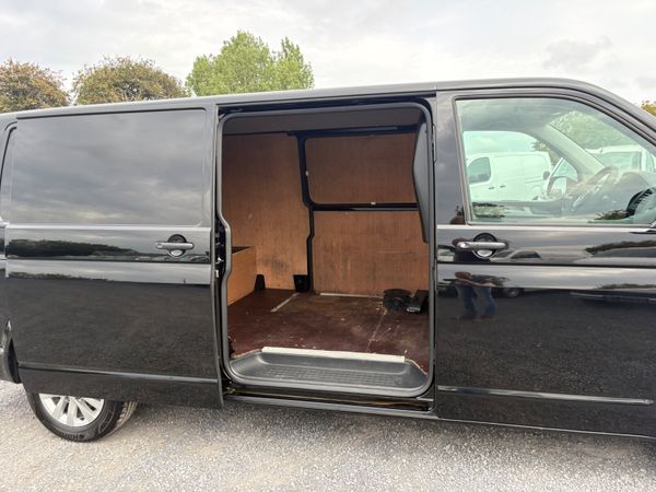 Volkswagen Transporter 396823105