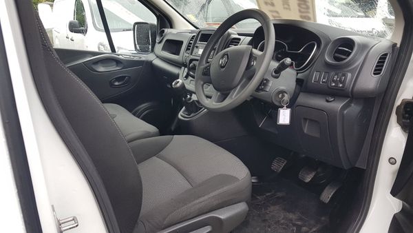Renault Trafic 211D LWB 110KM MINT VAT INVOICE 396902690