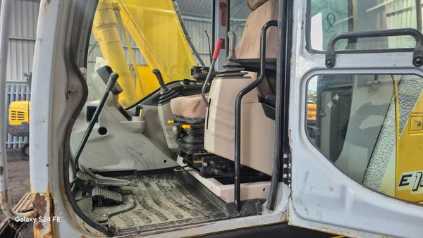 New Holland E145 397062693