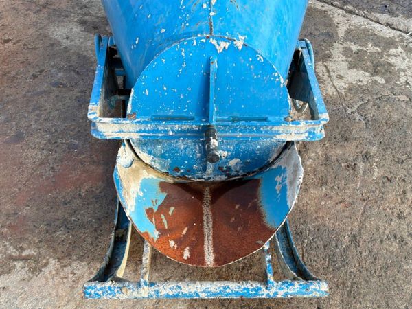 2022 Conquip 1000 litre Concrete pouring skip..... 397022650