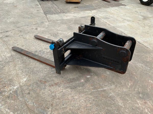 20 tonne excavator Pallet forks.....80mm pins..... 397142360