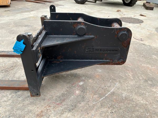 20 tonne excavator Pallet forks.....80mm pins..... 397142362