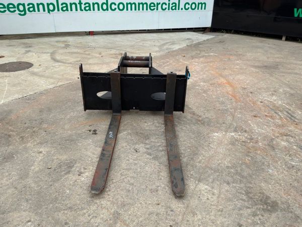 20 tonne excavator Pallet forks.....80mm pins..... 397142364