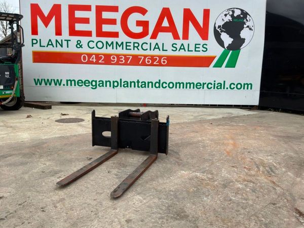 20 tonne excavator Pallet forks.....80mm pins..... 397142327