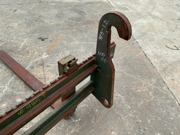 JCB 4Cx  pallet fork attachment.......985t 397142421