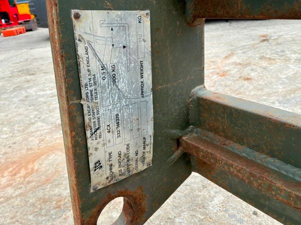 JCB 4Cx  pallet fork attachment.......985t 397142423
