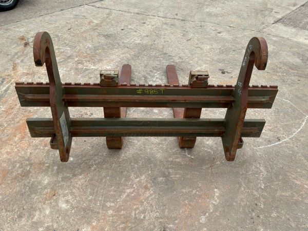 JCB 4Cx  pallet fork attachment.......985t 397142427