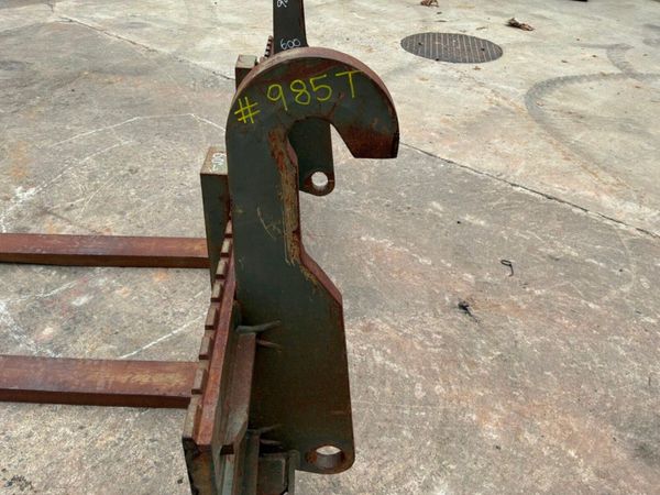 JCB 4Cx  pallet fork attachment.......985t 397142432