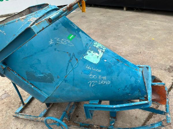 Conquip 500 litres concrete pouring skip.......318 397151153