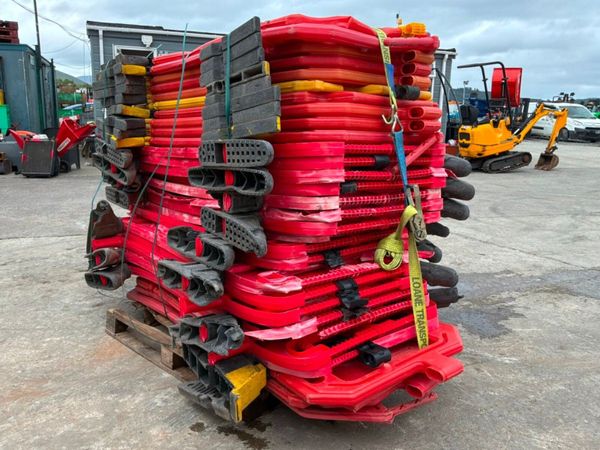 Plastic Pedestrian safety barriers....31 per palle 397151130
