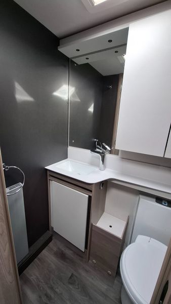 Swift Challenger 6 berth caravan 8 feet wide 397167424
