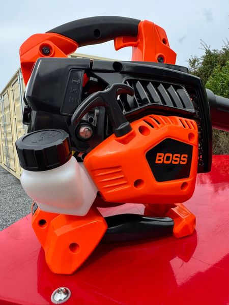 BOSS Petrol Leaf Blower – New / Unused, 2 of 4
