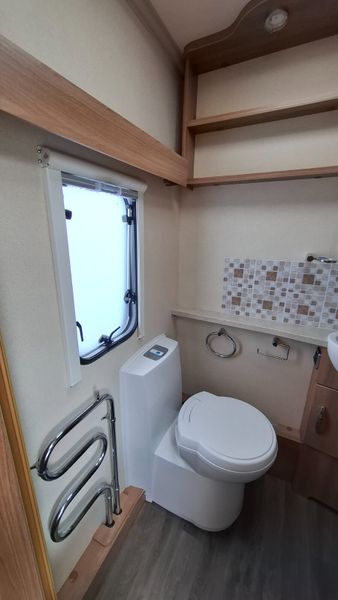 Swift Challenger Se Fixed Bed Caravan 397134856