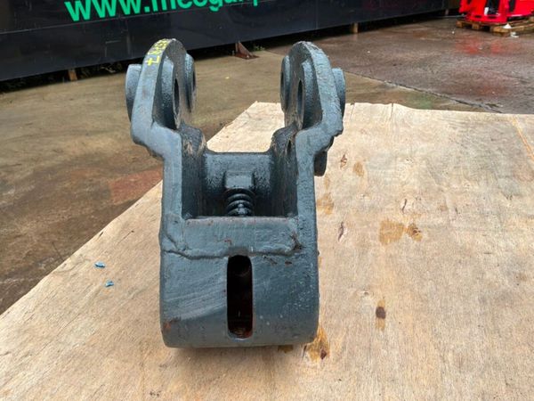 Manual quick hitch....45mm pins...6 tonne.......57 397249173