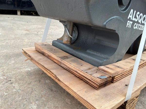 New / unused hydraulic quick hitch...80mm pins.... 397212588
