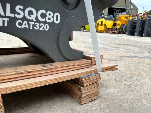New / unused hydraulic quick hitch...80mm pins.... 397212593