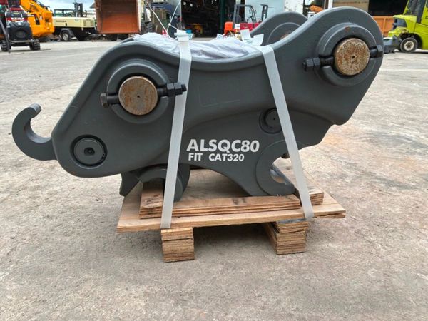New / unused hydraulic quick hitch...80mm pins.... 397212595