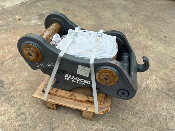 New / unused hydraulic quick hitch...80mm pins.... 397212600