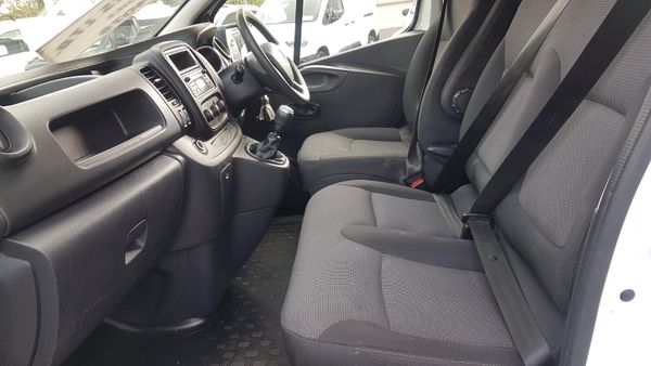 Renault Trafic 2021 LWB MINT VAT INVOICE 397216262