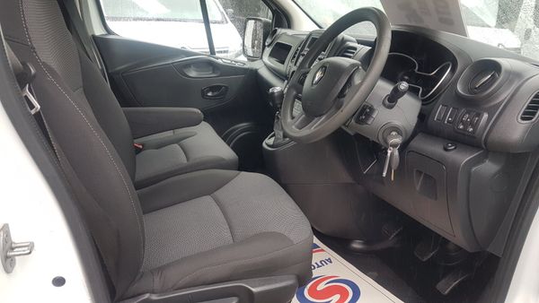 Renault Trafic 2021 LWB MINT VAT INVOICE 397218113