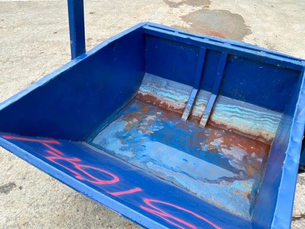 Conquip 1000 litres builders rubble Boat skip..... 397353948