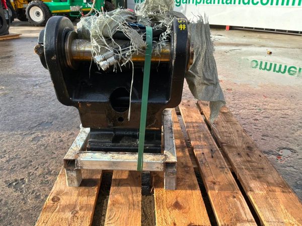 New / unused Hydraulic Quick hitch.......60mm pin. 397359767