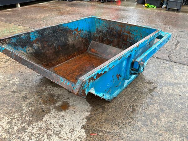 1000 litres Conquip self tipping rubble boat skip. 397373368