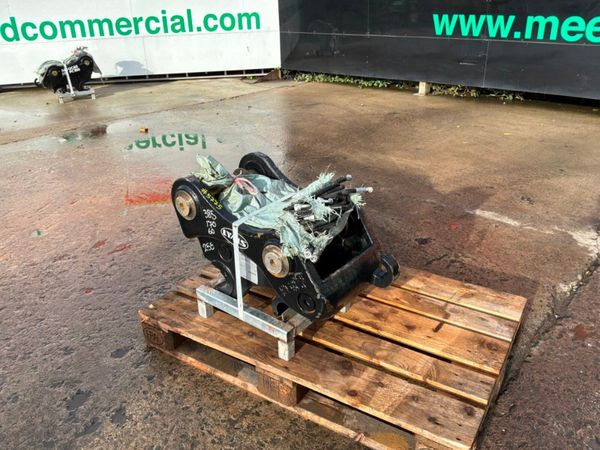 New unused hydraulic Quick hitch.....60mm pins.... 397373686